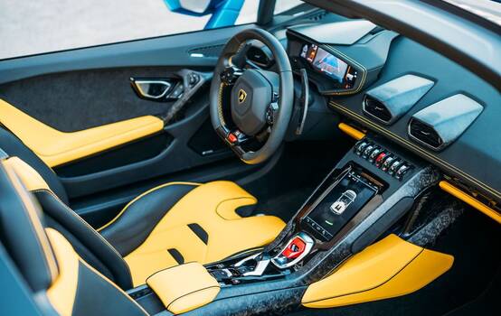 Аренда Lamborghini Huracán EVO Spyder в Дубае - CarHire24